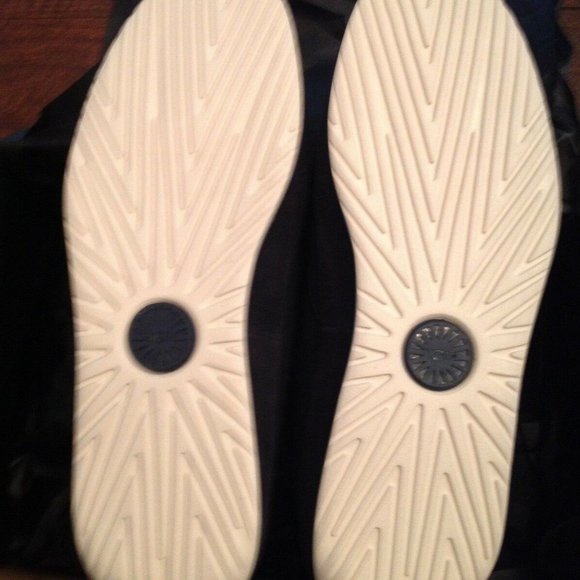 UGG Men's Cali Navy Suede Chukka Boots 12M - New in Box - Picture 3 of 8